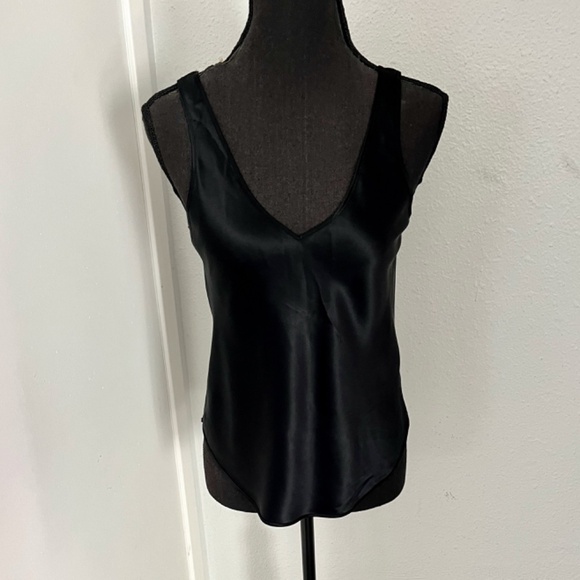NORDSTROM LABEL   100% black silk v-neck and back elegant camisole - Picture 7 of 7
